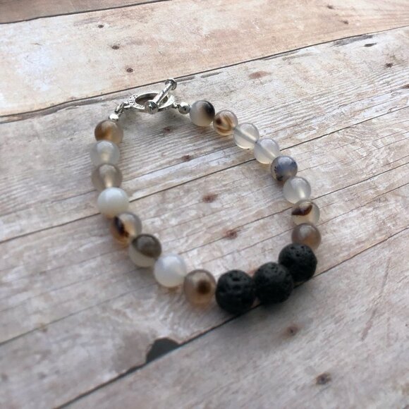 3/$30 Agate Essential Oil Bracelet - Picture 1 of 3